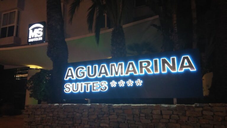 foto de letrero luminoso 3