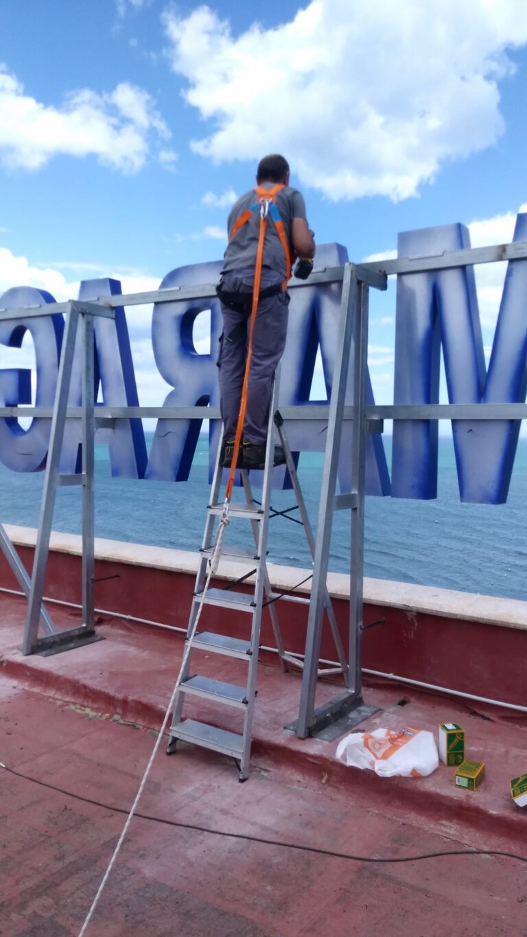 foto de letrero luminoso 5